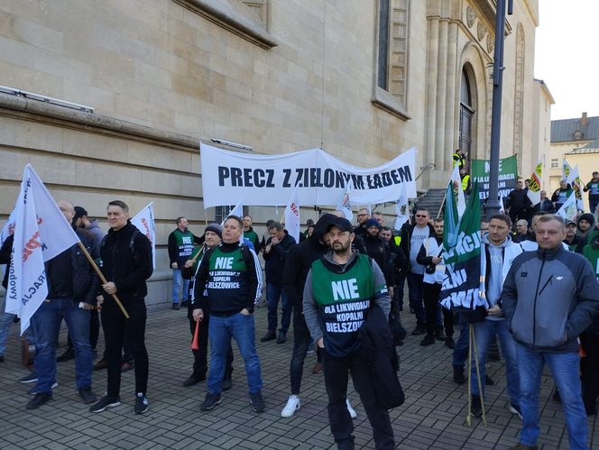 Górnicy protestowali pod ministerstwem przemysłu w Katowicach przeciwko likwidacji KWK Bielszowice