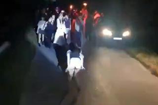 Kobiety wzięły ślub, a po weselu zaatakowały żołnierzy. Sąsiedzi: Wstyd!