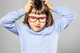 Wszy u dziecka - jakie są objawy wszawicy i jak zwalczać wszy we włosach