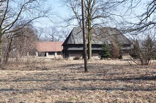 Ta małopolska wieś kiedyś należała do szlachty. Swoją nazwę zawdzięcza zamieszkującym ją zwierzętom