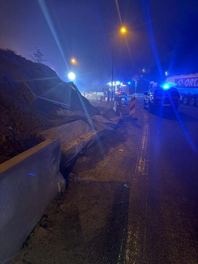 Groźny wypadek w Gdańsku. Dachowanie auta na ul. Sucharskiego