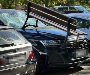 Uszkodzone samochody na Mokotowie