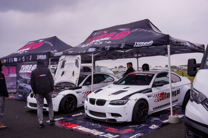 SkillZone Festiwal - motoryzacyjne emocje na lotnisku w Mielcu