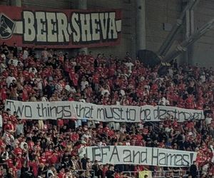 Izraelscy kibice dolali oliwy do ognia! Pokazali kolejny transparent, UEFA nie będzie zadowolona