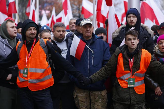 Marsz Niepodległości 2023 Warszawa. ZDJĘCIA. Tak stolica wygląda 11 listopada! GALERIA cz. 1