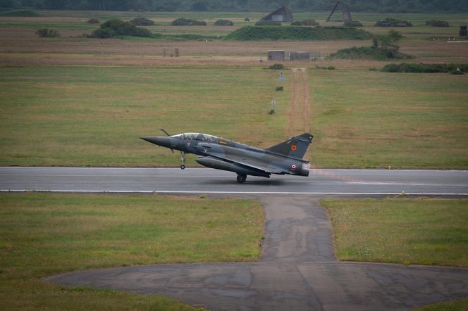 Samolot Mirage 2000