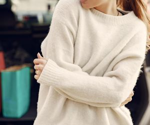 Nadchodzi sezon na sweter. Jesienią i zimą będziemy go nosić w trzech modnych odsłonach