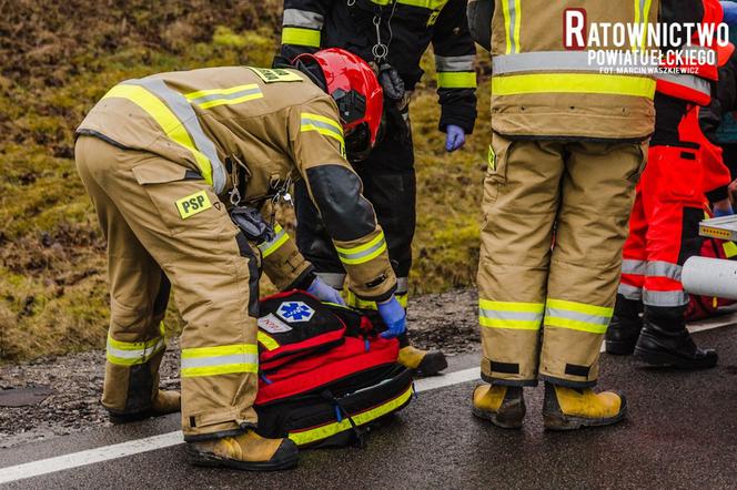 Wypadek na DK 16. W miejscowości Buniaki zderzyły się dwa samochody osobowe