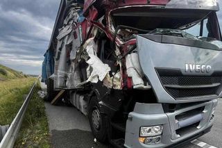 Autostrada A1 zablokowana. Karambol ciężarówek pod Woźnikami