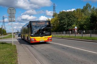 Nowy buspas powstanie w Warszawie. Pasażerowie szybciej dotrą do metra