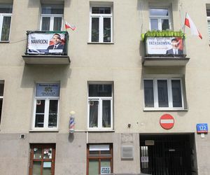 Warszawa: Mieszkają drzwi w drzwi, popierają różnych kandydatów. Jedni za Trzaskowskim, drudzy za Nawrockim. Jak ze sobą żyją?