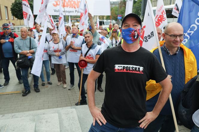 Protest związków zawodowych PKP Cargo i Poczty Polskiej w Warszawie