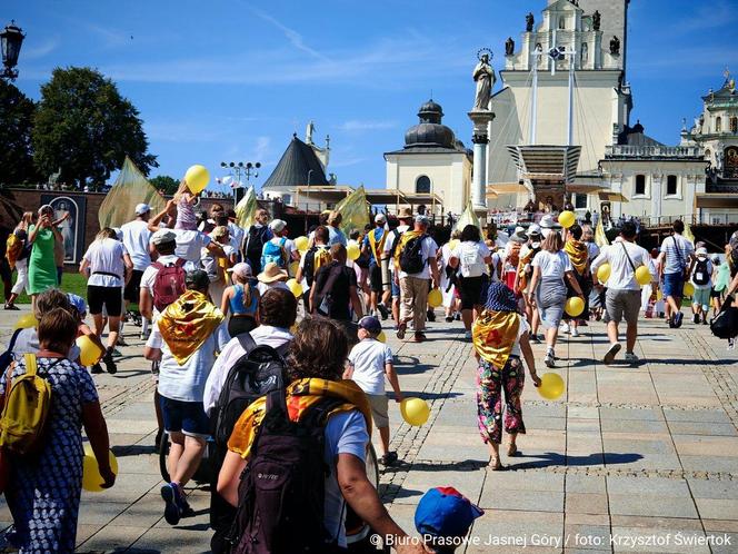 II szczyt pielgrzymkowy na Jasną Górę. Więcej pątników niż w zeszłym roku