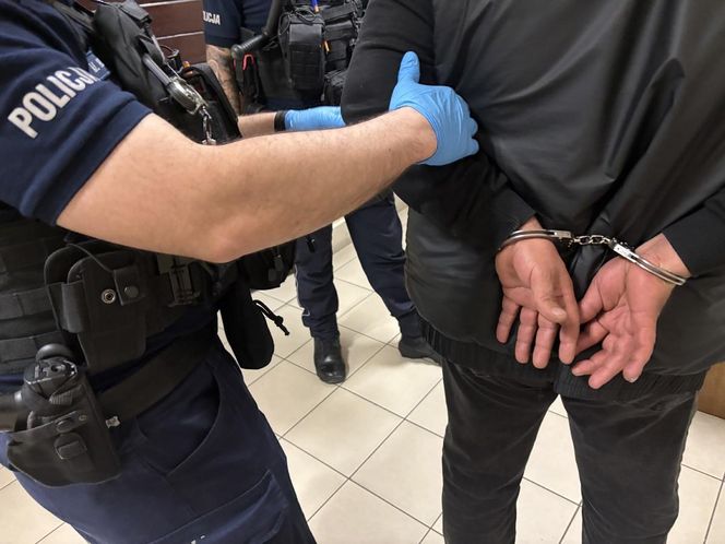 Ogólnopolska akcja policji. Tysiące funkcjonariuszy, ponad 1500 zatrzymanych. Zdjęcia z działań