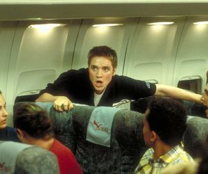 Seria Oszukać przeznaczenie trafiła do streamingu. Gdzie i od kiedy obejrzeć kultowe filmy?