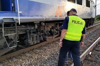 Wypadek kolejowy w Krakowie. Pociąg TLK wjechał na zły tor, maszynista był PIJANY