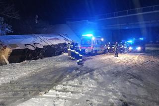 Wypadek autokaru w pow. lubartowskim. Kilka osób trafiło do szpitala