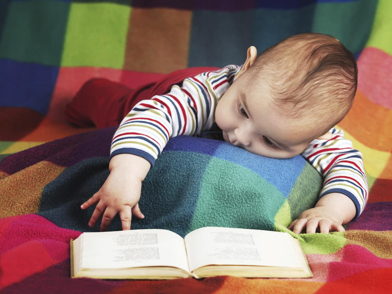 Angielski dla najmłodszych: jak osłuchać niemowlę z językiem? [DO POBRANIA PIOSENKI I WIERSZYKI PO ANGIELSKU]