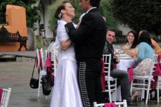 Nieposkromiona miłość (Amor bravio). Ślub Camili (Silvia Navarro) i Daniela (Cristian de la Fuente)