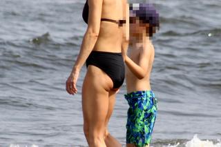 Marta Kaczyńska na plaży w Sopocie