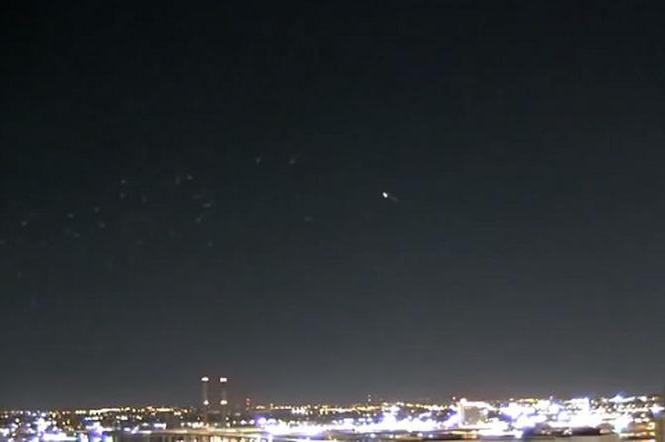 UFO na żywo w telewizji - dziennikarze nie wierzyli co złapała kamera [VIDEO]