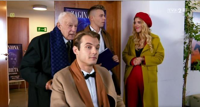 Barwy szczęścia odc. 2021. Agata (Natalia Zambrzycka), Patryk (Konrad Skolimowski), Paweł (Mateusz Rzeźniczak), Jan Szuman (Stanisław Brudny)