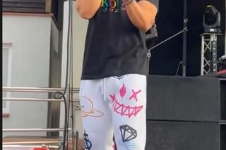 Kilka dni po wypadku Skolim już szaleje po scenie bez temblaka. Ciało boga, głos anioła