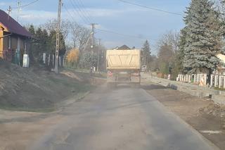 Droga Przeworsk -Kańczuga 9 km kierowcy pokonują w pół godziny [GALERIA]