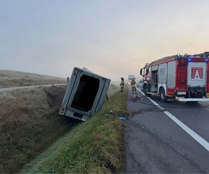 Poważny wypadek na DK 16 pod Olsztynem. Nie żyje kierowca auta osobowego