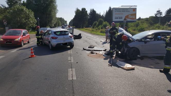 Na Strykowskiej zderzyły się trzy auta. Skutki nieustąpienia pierwszeństwa mogą być tragiczne!