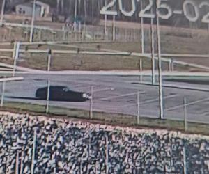 Szalony drift na parkingu w Piasecznie! Myślicie, że to wszystko? Kierowca nie miał prawa jazdy od roku!