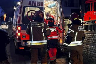 Opoczno. Ośmioosobowa rodzina zatruła się tlenkiem węgla. Do szpitala trafiło m.in. troje dzieci [ZDJĘCIA]