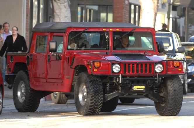 Schwarzenegger w Hummerze
