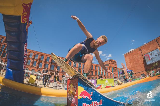 Red Bull Skim It w Manufakturze