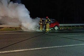 Pożar na autostradzie A2. Na pomoc popędziły trzy zastępy strażaków