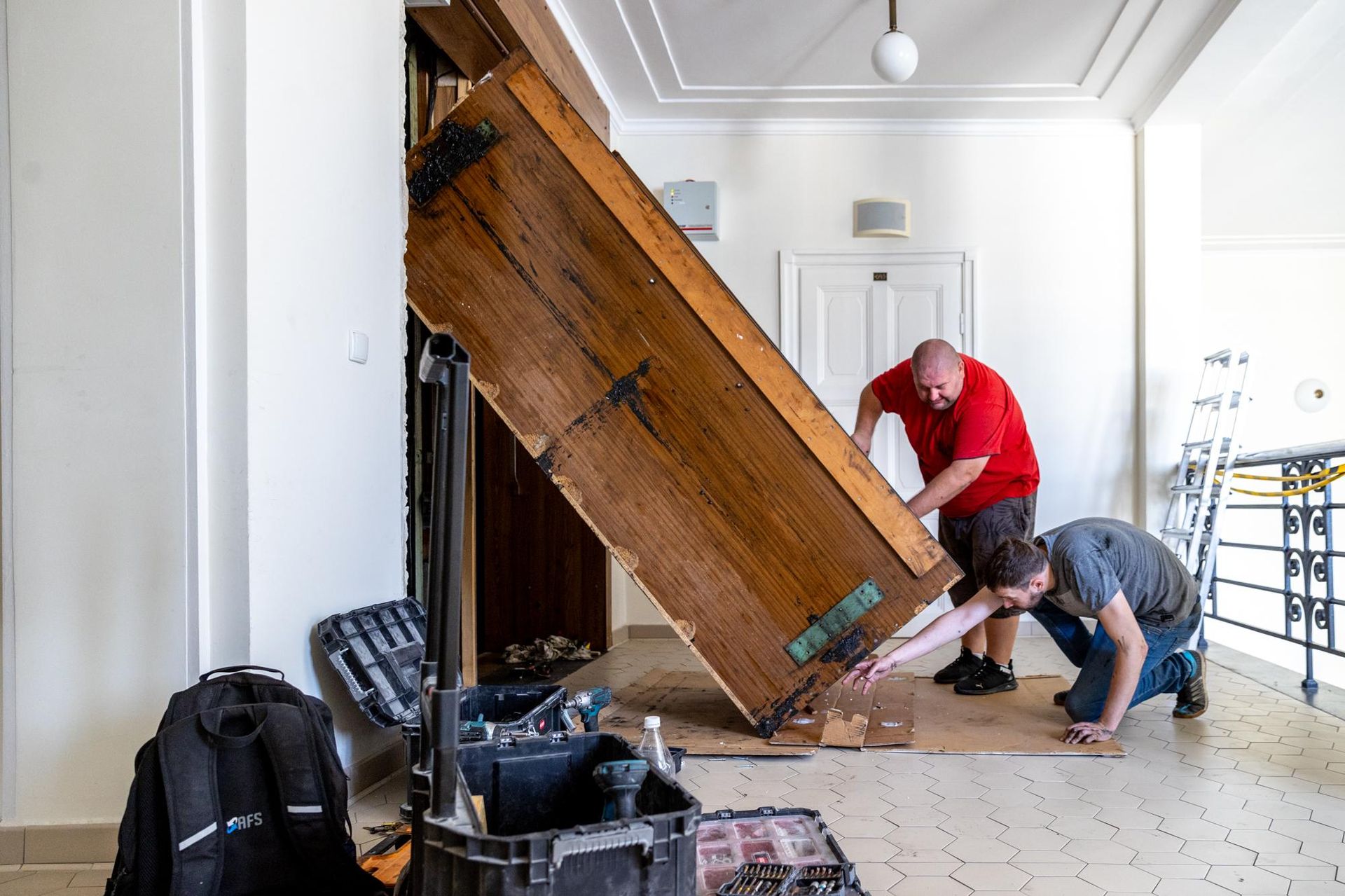 Winda pater noster w urzędzie wojewódzkim w Katowicach