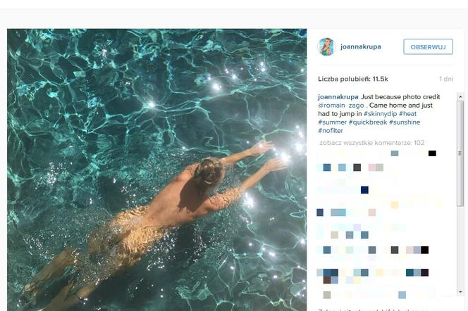 Joanna Krupa pływa NAGO w wielkim basenie przy swojej willi