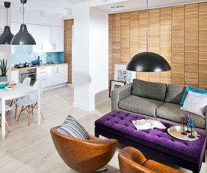 Ściana w salonie: malowanie, tapeta, sztukateria, beton, drewno