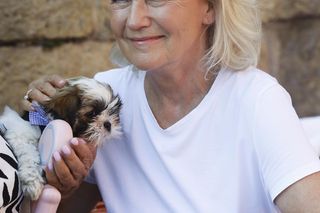 Cała na biało Maria Pakulnis szaleje z sierpem w Lubomierzu. Renata Dancewicz tym razem na spokojnie