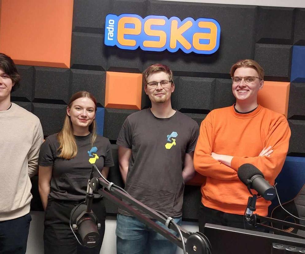 Marcin Jasiukowicz (pierwszy z prawej) z kolegami z koła naukowego