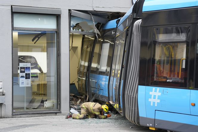 Tramwaj wjechał w sklep w Oslo. Są ranni