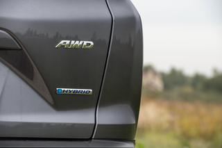 Subaru Forester e-BOXER vs Honda CR-V Hybrid
