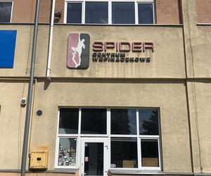 Centrum Wspinaczkowe SPIDER znajduje się przy ul. Świeckiej 8 w Bydgoszczy