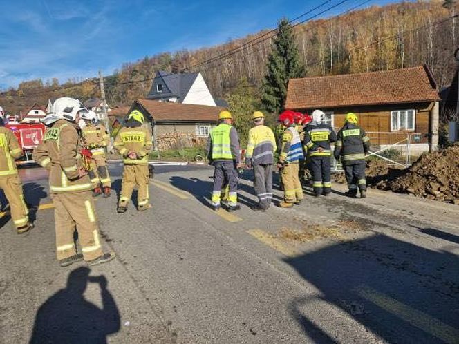 Przerwany gazociąg w Tylmanowej w Małopolsce spowodował ewakuację 40 osób. Ruch został wznowiony