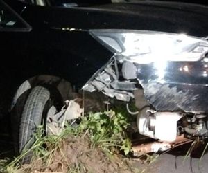 Nocny pościg za piratem drogowym zakończył się w rowie. Kolejny, którego sądowy zakaz nie powstrzymał przed kierowaniem