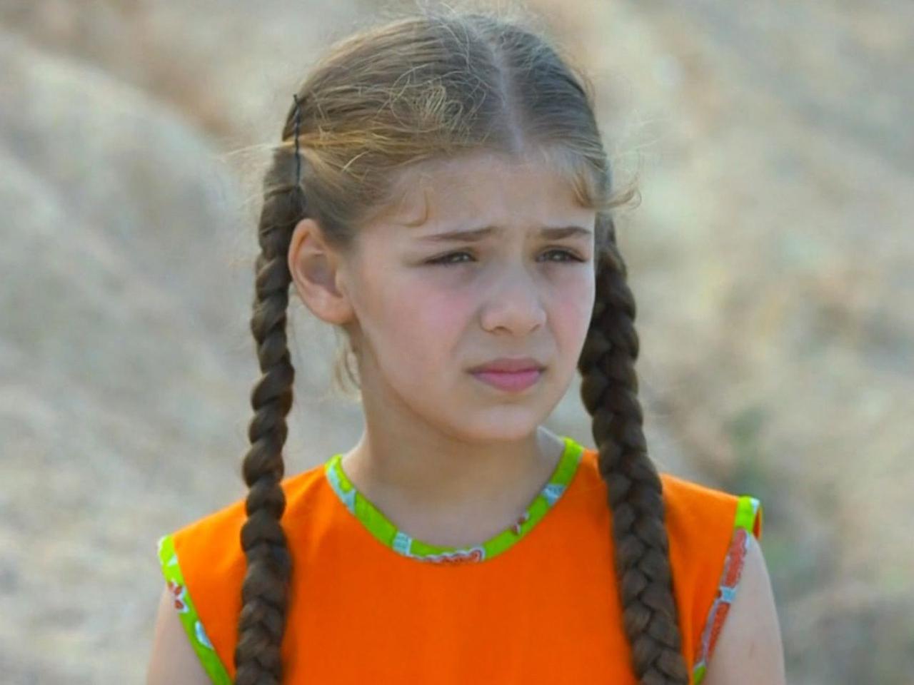 Elif odc. 721 - streszczenie, opis: Elif wyznaje Keremowi, że ktoś specjalnie potrącił Reyhan