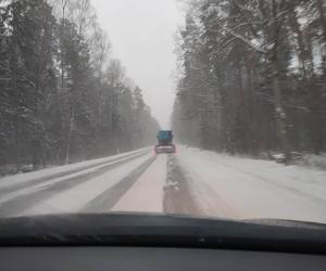 Atak zimy w Białymstoku. Fatalne warunki w mieście i Podlaskiem [ZDJĘCIA]