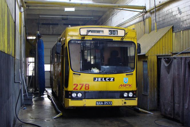 Te autobusy czekają na remont. Będą jedzić jako pojazdy retro po Nowym Sączu