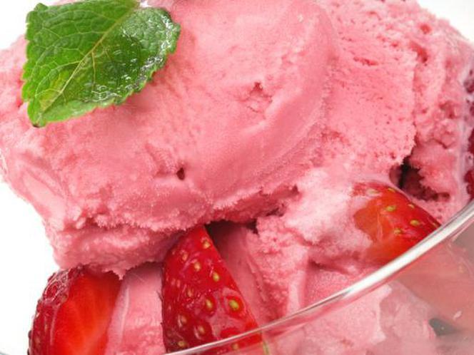 Lody truskawkowe: jak przygotować lody owocowe w domu?