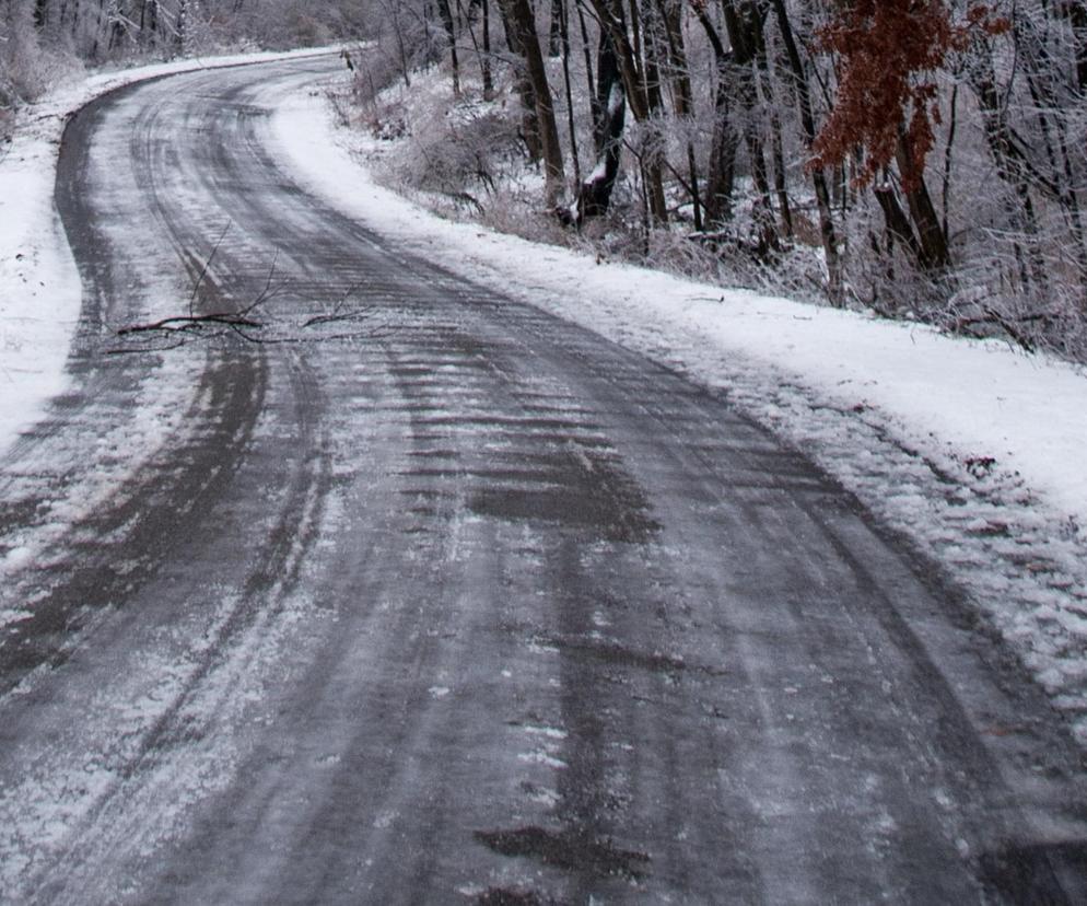 Deszcz ze śniegiem i śmiertelne zagrożenie na drogach. Pogoda da nam w kość [Prognoza IMGW na 21.11.2023]